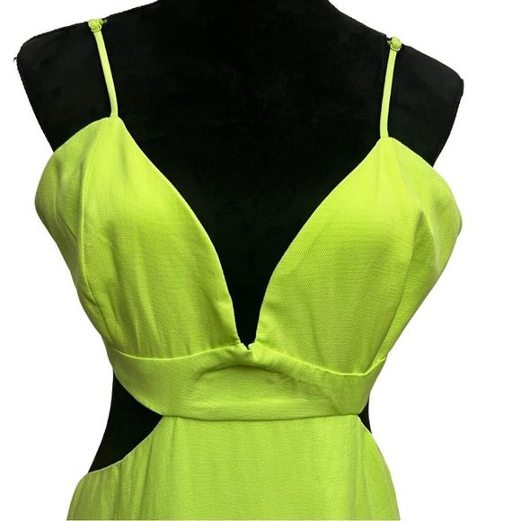 Bardot Cut Out Slit Midi Dress Green - Picture 5 of 8